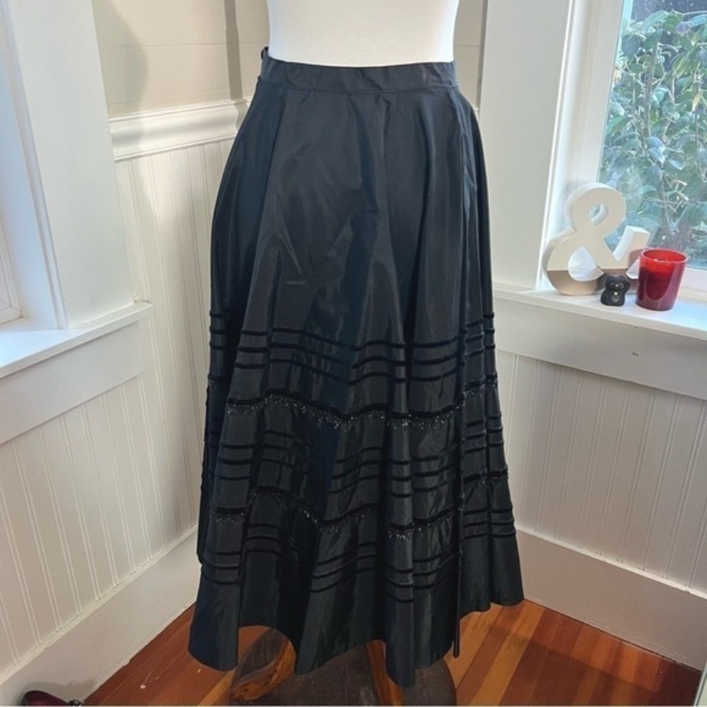 1950s Venida Original Black Taffeta Velvet Full Circle Skirt 24" Waist